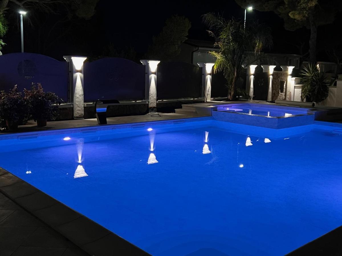 Suite Villa Aquamarina Con Jacuzzi Riservata Porto Pino Exterior foto